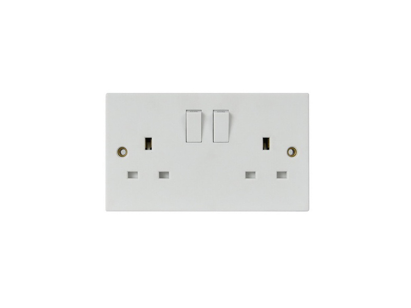 DOUBLE 13A SWITCHED SOCKET